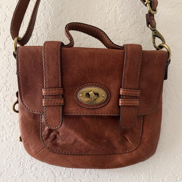 Fossil Leather Purse Crossbody Saddle Bag Brown Messenger Minimalist Key Charm - Picture 2 of 16